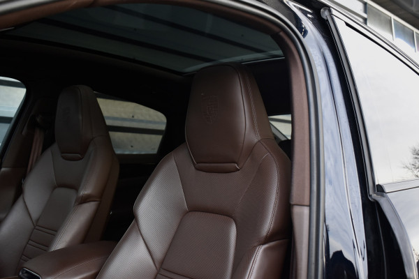 Porsche Cayenne Coupé 3.0 E-Hybrid Platinum Edition SportDesign | Pano | ACC | Trekhaak | 22'' Wielen | Bose | Achterasbesturing | Stoelventilatie | Sportuitlaat |