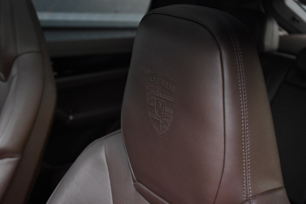 Porsche Cayenne Coupé 3.0 E-Hybrid Platinum Edition SportDesign | Pano | ACC | Trekhaak | 22'' Wielen | Bose | Achterasbesturing | Stoelventilatie | Sportuitlaat |