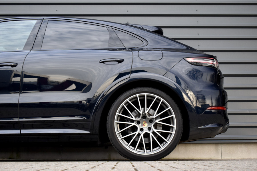 Porsche Cayenne Coupé 3.0 E-Hybrid Platinum Edition SportDesign | Pano | ACC | Trekhaak | 22'' Wielen | Bose | Achterasbesturing | Stoelventilatie | Sportuitlaat |