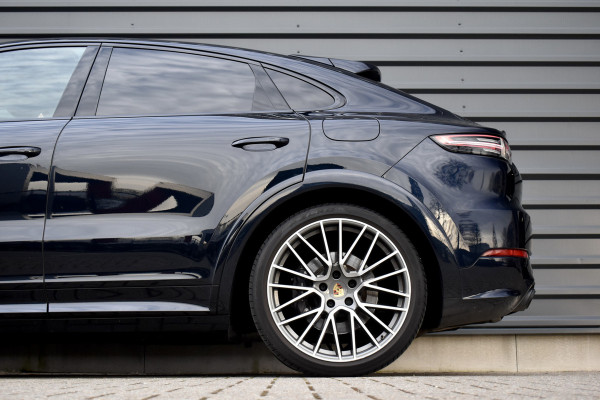 Porsche Cayenne Coupé 3.0 E-Hybrid Platinum Edition SportDesign | Pano | ACC | Trekhaak | 22'' Wielen | Bose | Achterasbesturing | Stoelventilatie | Sportuitlaat |
