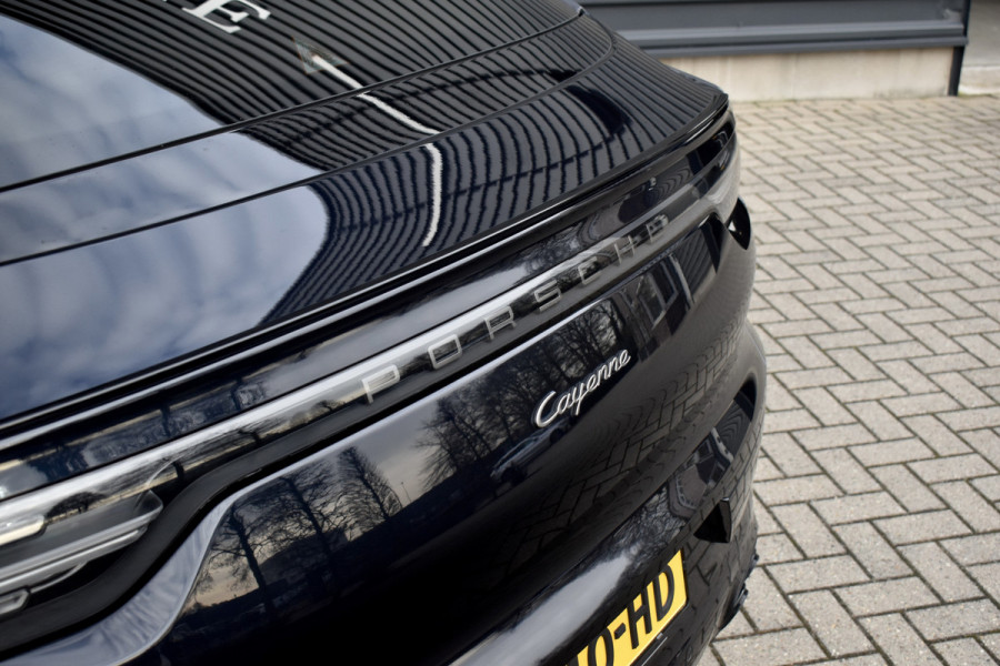 Porsche Cayenne Coupé 3.0 E-Hybrid Platinum Edition SportDesign | Pano | ACC | Trekhaak | 22'' Wielen | Bose | Achterasbesturing | Stoelventilatie | Sportuitlaat |