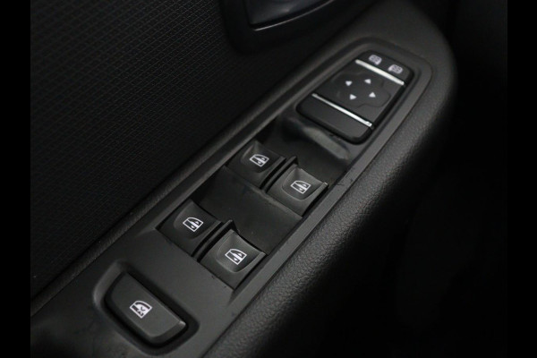 Renault Clio 0.9 TCe Limited | Cruise control | Park assist | Bluetooth | Navigatie | DAB | Getint glas | Full LED | Lichtmetaal 16'' |