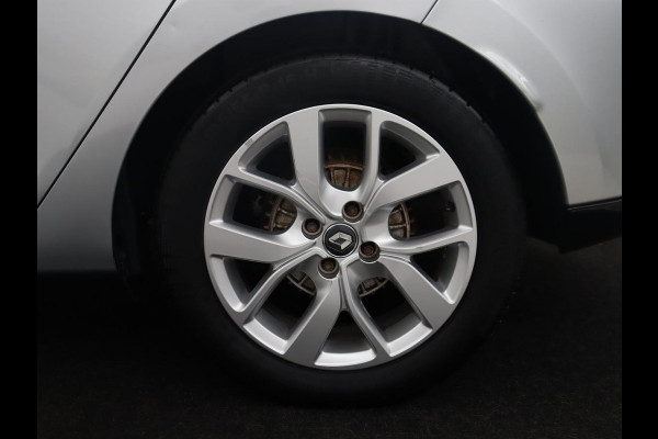 Renault Clio 0.9 TCe Limited | Cruise control | Park assist | Bluetooth | Navigatie | DAB | Getint glas | Full LED | Lichtmetaal 16'' |