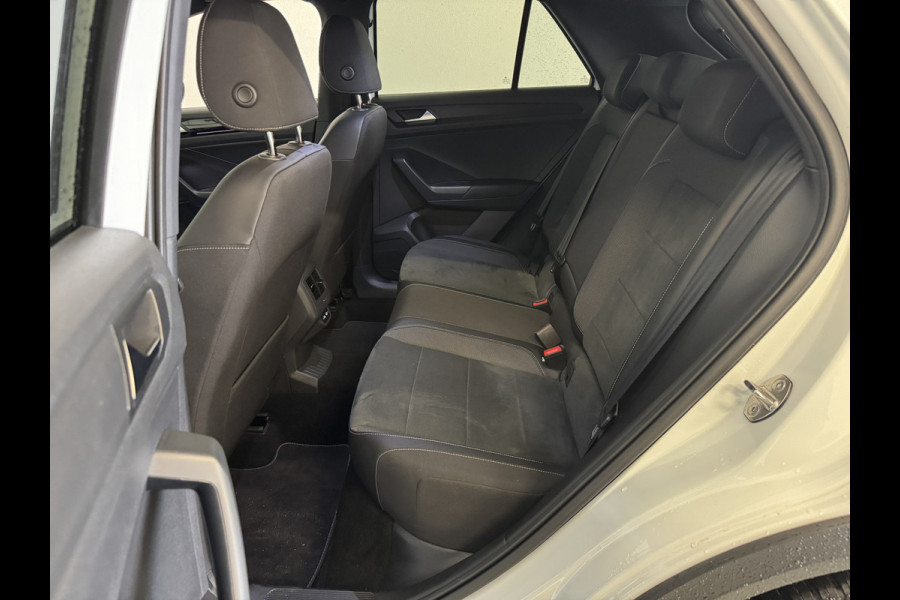 Volkswagen T-Roc TSI 110PK R-LINE BUSINESS CAMERA/MASSAGE/IQ.LIGHT