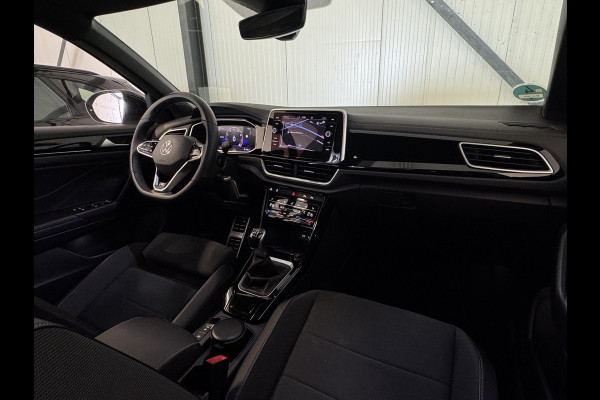 Volkswagen T-Roc TSI 110PK R-LINE BUSINESS CAMERA/MASSAGE/IQ.LIGHT