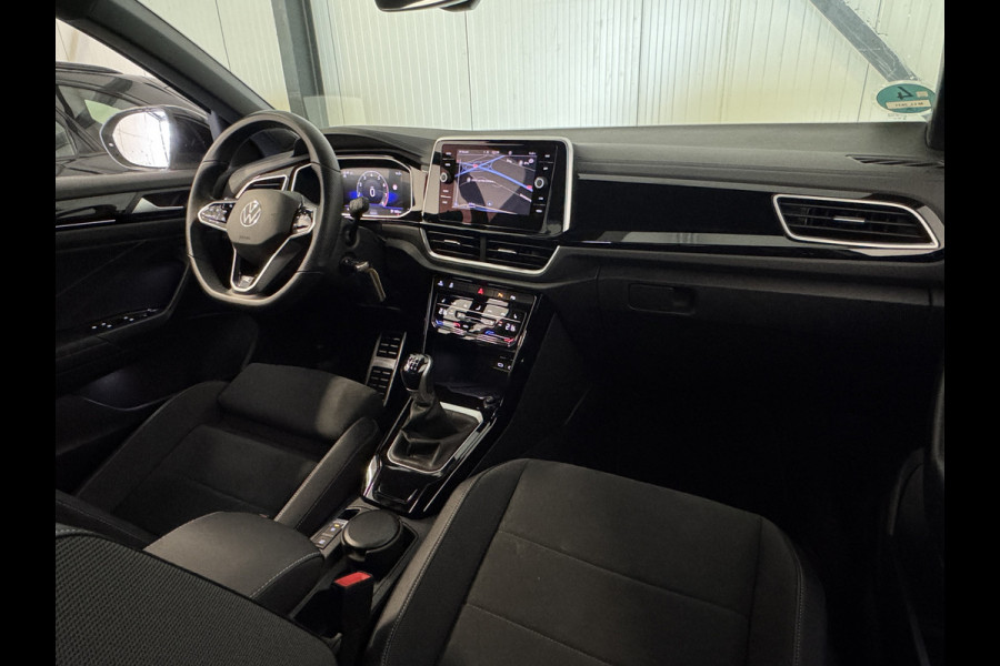 Volkswagen T-Roc TSI 110PK R-LINE BUSINESS CAMERA/MASSAGE/IQ.LIGHT