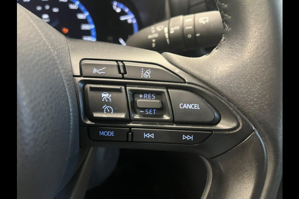 Toyota Yaris Cross 1.5 Hybrid Business Navigatie Apple Carplay Android Auto Camera Parkeerhulp Adaptive Cruise Control Climate Control Lichtmetalen velgen