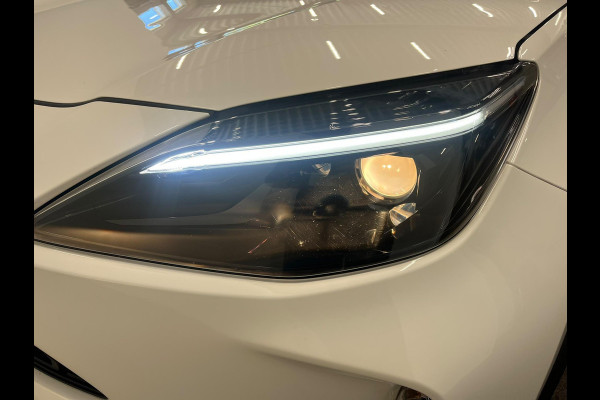 Toyota Yaris Cross 1.5 Hybrid Business Navigatie Apple Carplay Android Auto Camera Parkeerhulp Adaptive Cruise Control Climate Control Lichtmetalen velgen