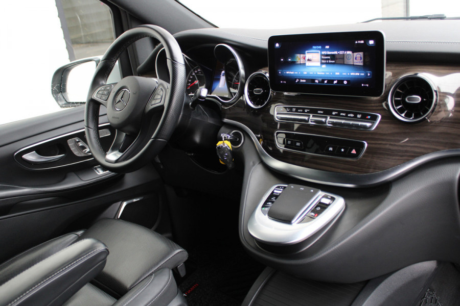 Mercedes-Benz V-Klasse 300d / XXL / DC / Elec Stoelen / Burmester / 360 Camera / Luchtvering / Vol Opties / NIEUWSTAAT