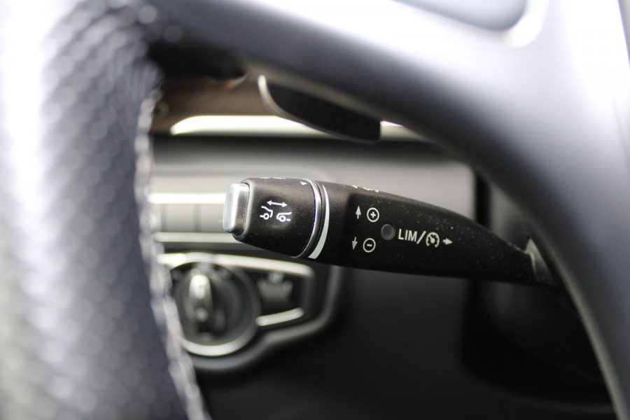 Mercedes-Benz V-Klasse 300d / XXL / DC / Elec Stoelen / Burmester / 360 Camera / Luchtvering / Vol Opties / NIEUWSTAAT