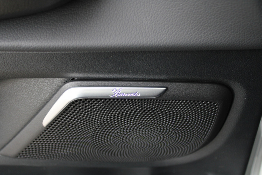 Mercedes-Benz V-Klasse 300d / XXL / DC / Elec Stoelen / Burmester / 360 Camera / Luchtvering / Vol Opties / NIEUWSTAAT