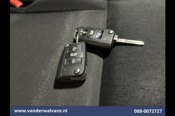 Volkswagen Crafter 2.0 TDI 141pk L3H2 L2H1 Euro6 Airco | Camera | Apple Carplay | Android Auto Parkeersensoren, Bijrijdersbank