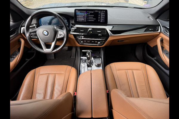 BMW 5 Serie Touring 530e High Executive 20"/Leder/Camera/Stoelverwarming/Sfeerverlichting/Apple Carplay & Android Auto