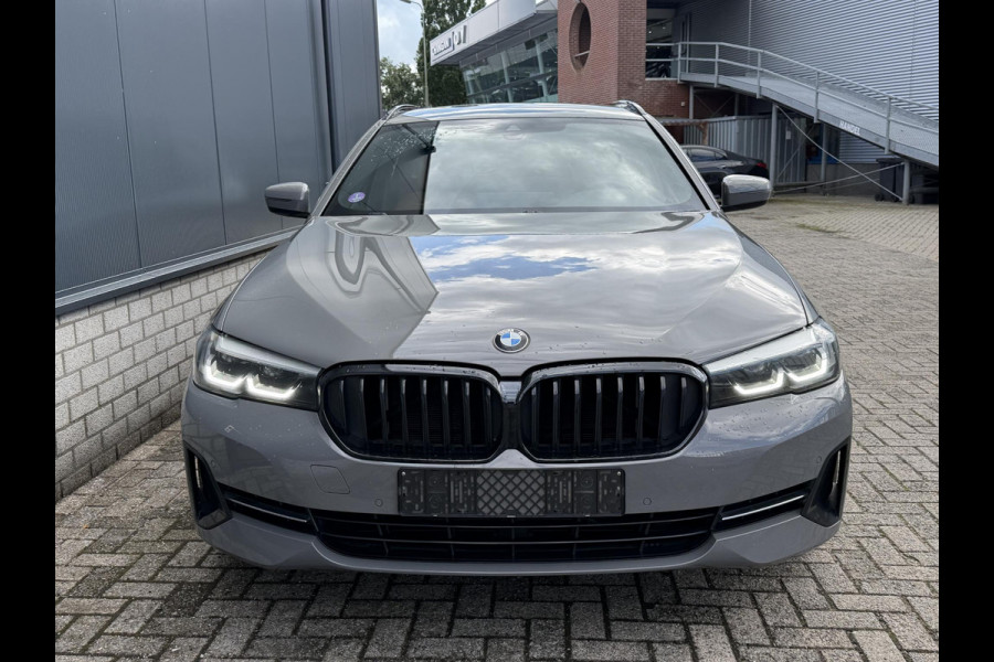 BMW 5 Serie Touring 530e High Executive 20"/Leder/Camera/Stoelverwarming/Sfeerverlichting/Apple Carplay & Android Auto