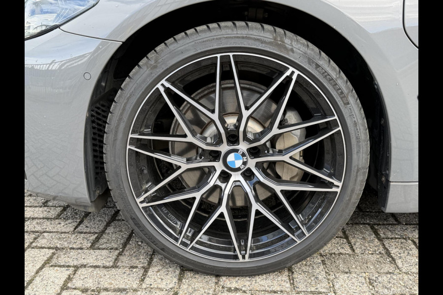 BMW 5 Serie Touring 530e High Executive 20"/Leder/Camera/Stoelverwarming/Sfeerverlichting/Apple Carplay & Android Auto