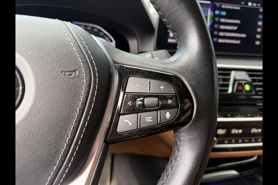 BMW 5 Serie Touring 530e High Executive 20"/Leder/Camera/Stoelverwarming/Sfeerverlichting/Apple Carplay & Android Auto
