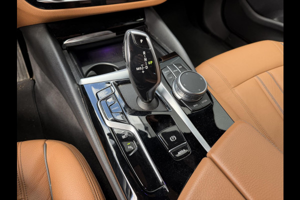 BMW 5 Serie Touring 530e High Executive 20"/Leder/Camera/Stoelverwarming/Sfeerverlichting/Apple Carplay & Android Auto