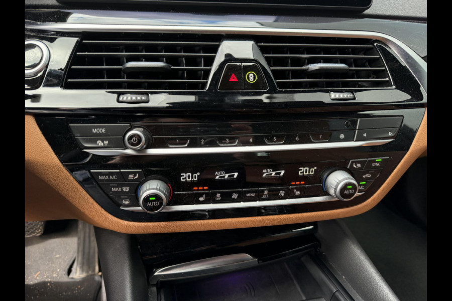 BMW 5 Serie Touring 530e High Executive 20"/Leder/Camera/Stoelverwarming/Sfeerverlichting/Apple Carplay & Android Auto