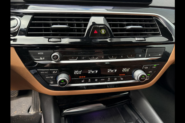 BMW 5 Serie Touring 530e High Executive 20"/Leder/Camera/Stoelverwarming/Sfeerverlichting/Apple Carplay & Android Auto