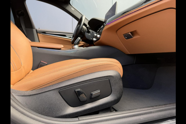 BMW 5 Serie Touring 530e High Executive 20"/Leder/Camera/Stoelverwarming/Sfeerverlichting/Apple Carplay & Android Auto