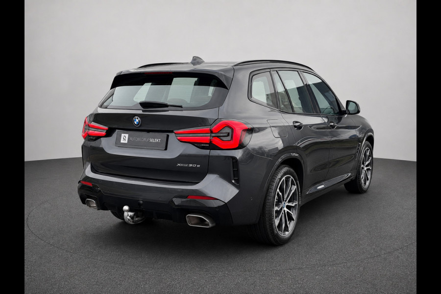 BMW X3 XDrive30e M-Sport | Pano | Elektrische stoelen | Trekhaak | Sfeerverlichting | Keyless | Carplay | Dealer onderhouden