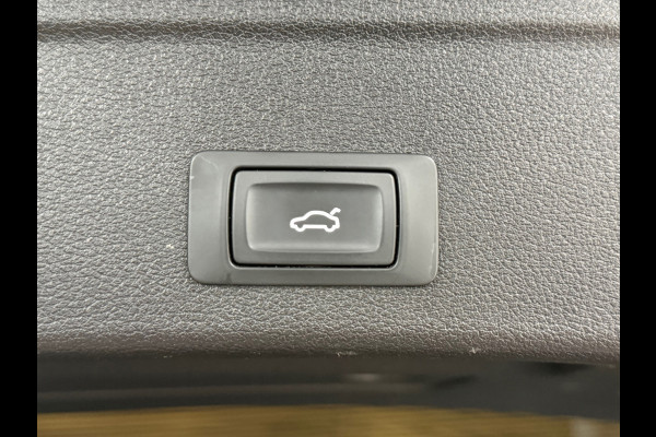 Audi A4 Avant 40 TFSI Sport Edition | 190 pk | Audi Connect | LED | Navi | Cruise | 3-zone airco | Trekhaak voorbereiding | NAP|