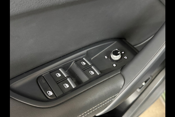 Audi Q5 Sportback 50 TFSI e S-line edition | Luchtvering | District Green | Ambient | Matrix-LED / OLED | Business-Pack | CarPlay