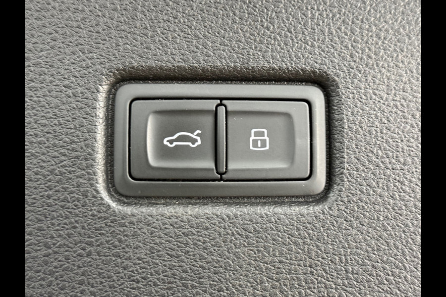 Audi Q5 Sportback 50 TFSI e S-line edition | Luchtvering | District Green | Ambient | Matrix-LED / OLED | Business-Pack | CarPlay