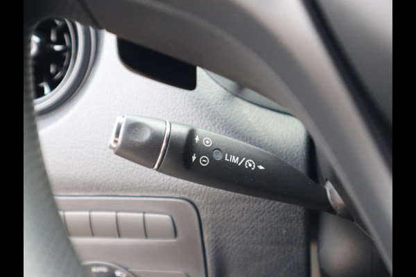 Mercedes-Benz eVito 112 66 kWh SoH 97,6 % AC + DC Snelladen L2 Lang - LM - Camera - 3 Zits - Betimmerd