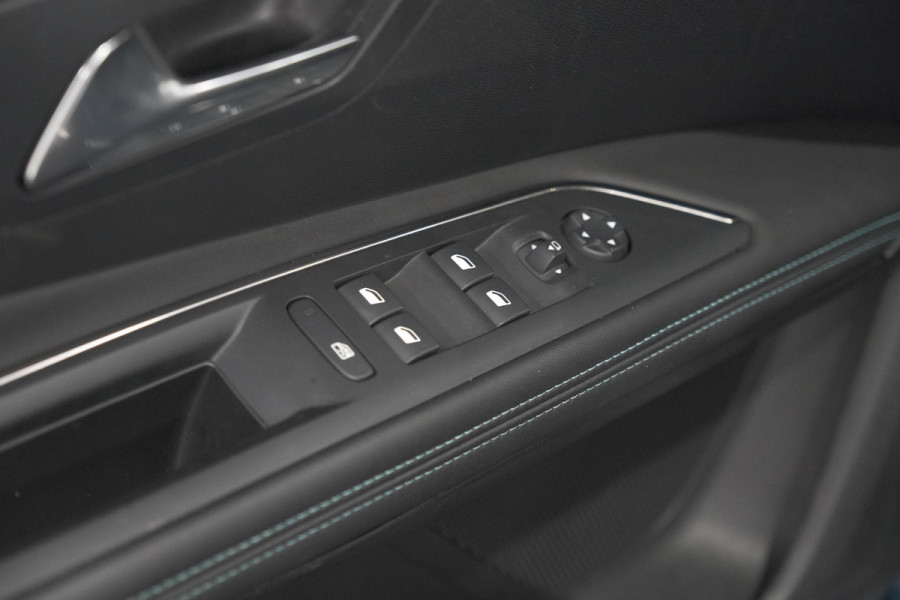 Peugeot 3008 1.6 HYbrid 225 Allure | Camera | Dodehoekdetectie | Apple Carplay | Navigatie