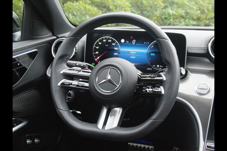 Mercedes-Benz C-Klasse Estate 300 e AMG Line | Panoramadak | Camera | Sfeerverlichting | Burmester | NL-Auto |