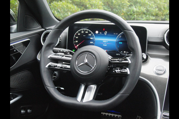 Mercedes-Benz C-Klasse Estate 300 e AMG Line | Panoramadak | Camera | Sfeerverlichting | Burmester | NL-Auto |