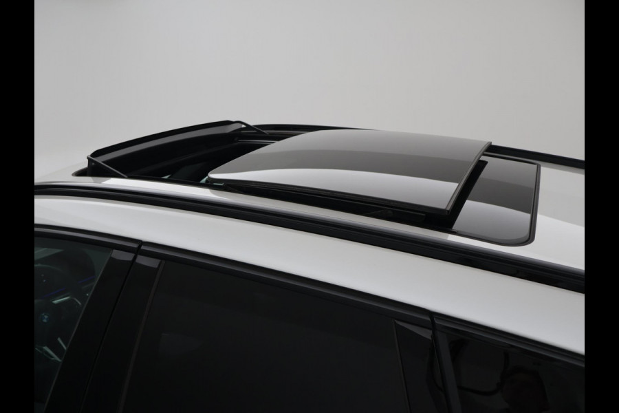 BMW iX1 eDrive20 67 kWh M-SPORT *46 KM NIEUW* + PANORAMA | PREMIUM | 19 INCH | M-REMMEN