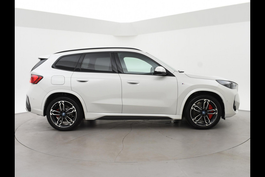 BMW iX1 eDrive20 67 kWh M-SPORT *46 KM NIEUW* + PANORAMA | PREMIUM | 19 INCH | M-REMMEN