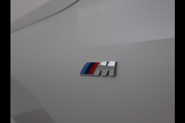 BMW iX1 eDrive20 67 kWh M-SPORT *46 KM NIEUW* + PANORAMA | PREMIUM | 19 INCH | M-REMMEN