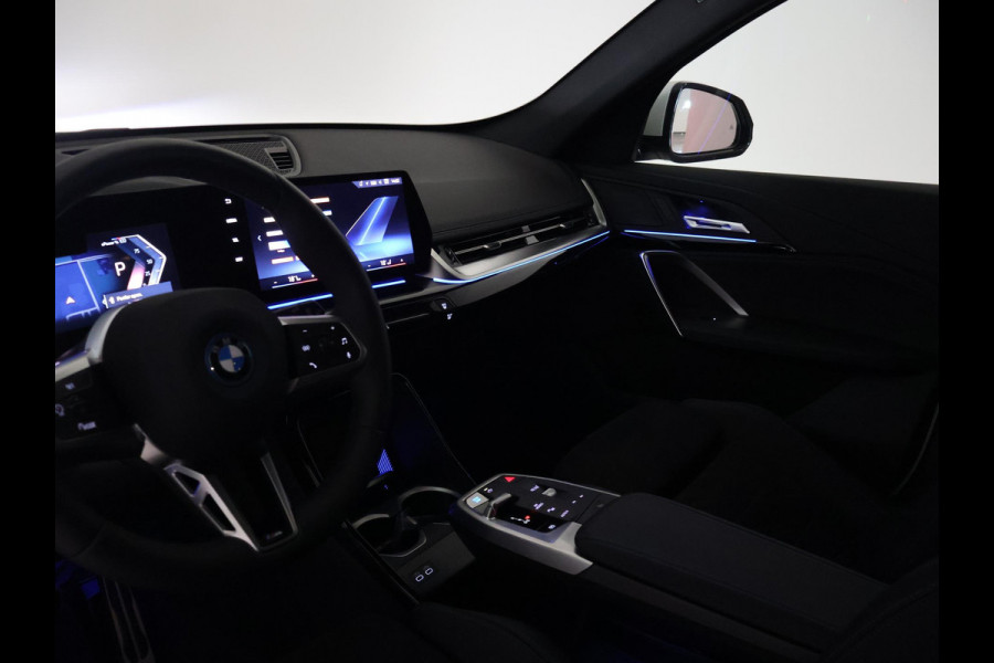 BMW iX1 eDrive20 67 kWh M-SPORT *46 KM NIEUW* + PANORAMA | PREMIUM | 19 INCH | M-REMMEN