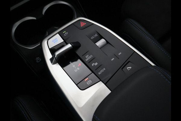 BMW iX1 eDrive20 67 kWh M-SPORT *46 KM NIEUW* + PANORAMA | PREMIUM | 19 INCH | M-REMMEN