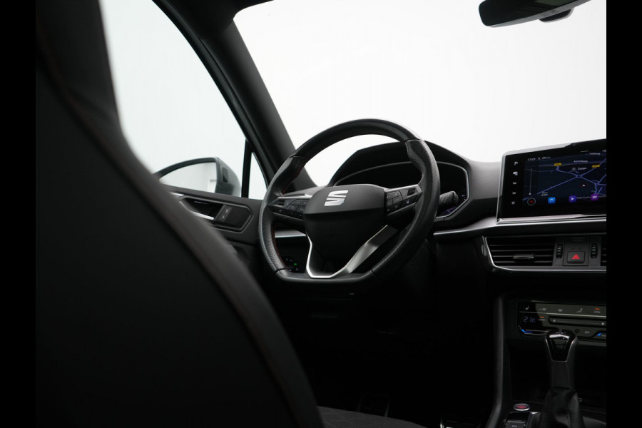 Seat Tarraco 1.4 TSI e-Hybrid FR Business Intense PHEV 245pk Dealer O.H. | Trekhaak Af Fabriek | Panodak | Adaptive Cruise | 360 Camera | Sportstoelen Memory & Verwarmd | Keyless | Blis | Stuur Verwarmd | Apple Carplay | Navigatie | DAB | 20" L.M | Plug In Hybrid