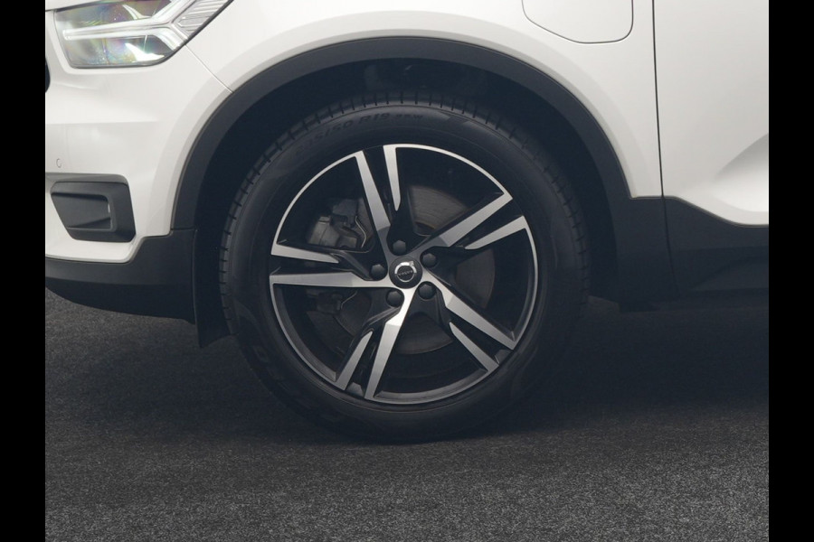 Volvo XC40 T5 Recharge R-Design PHEV 262pk Dealer O.H. | Panodak | Adaptive Cruise | 360 Camera | Harman / Kardon | Blis | Keyless | Apple Carplay | Navigatie | DAB | Virtual Cockpit | Pilot Assist | 19"L.M | Plug In Hybrid |