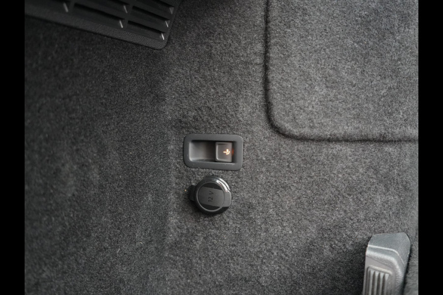 Seat Tarraco 1.4 TSI e-Hybrid FR Business Intense PHEV 245pk Dealer O.H. | Trekhaak Af Fabriek | Panodak | Adaptive Cruise | 360 Camera | Lederen Sportstoelen Memory & Verwarmd | Keyless | Blis | Stuur Verwarmd | Apple Carplay | Navigatie | DAB | 20"L.M | Plug In Hybrid |