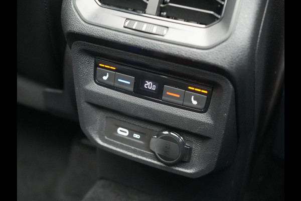 Seat Tarraco 1.4 TSI e-Hybrid FR Business Intense PHEV 245pk Dealer O.H. | Trekhaak Af Fabriek | Panodak | Adaptive Cruise | 360 Camera | Lederen Sportstoelen Memory & Verwarmd | Keyless | Blis | Stuur Verwarmd | Apple Carplay | Navigatie | DAB | 20"L.M | Plug In Hybrid |