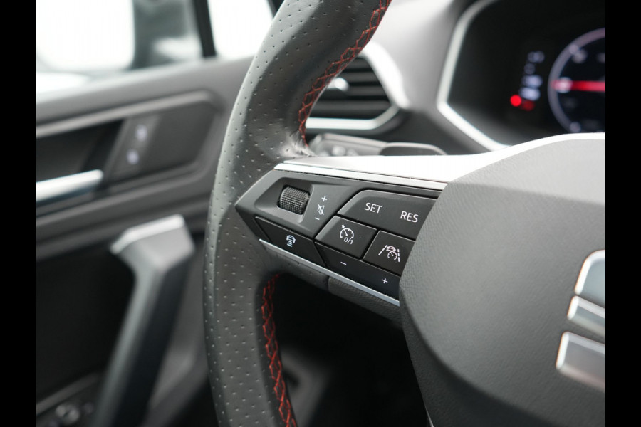 Seat Tarraco 1.4 TSI e-Hybrid FR Business Intense PHEV 245pk Dealer O.H. | Trekhaak Af Fabriek | Panodak | Adaptive Cruise | 360 Camera | Lederen Sportstoelen Memory & Verwarmd | Keyless | Blis | Stuur Verwarmd | Apple Carplay | Navigatie | DAB | 20"L.M | Plug In Hybrid |