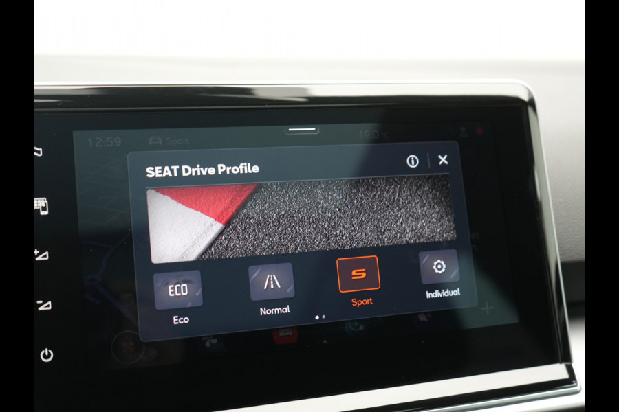 Seat Tarraco 1.4 TSI e-Hybrid FR Business Intense PHEV 245pk Dealer O.H. | Trekhaak Af Fabriek | Panodak | Adaptive Cruise | 360 Camera | Lederen Sportstoelen Memory & Verwarmd | Keyless | Blis | Stuur Verwarmd | Apple Carplay | Navigatie | DAB | 20"L.M | Plug In Hybrid |
