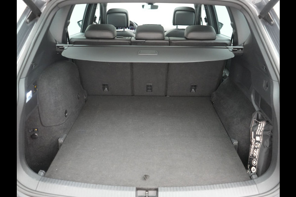 Seat Tarraco 1.4 TSI e-Hybrid FR Business Intense PHEV 245pk Dealer O.H. | Trekhaak Af Fabriek | Panodak | Adaptive Cruise | 360 Camera | Lederen Sportstoelen Memory & Verwarmd | Keyless | Blis | Stuur Verwarmd | Apple Carplay | Navigatie | DAB | 20"L.M | Plug In Hybrid |