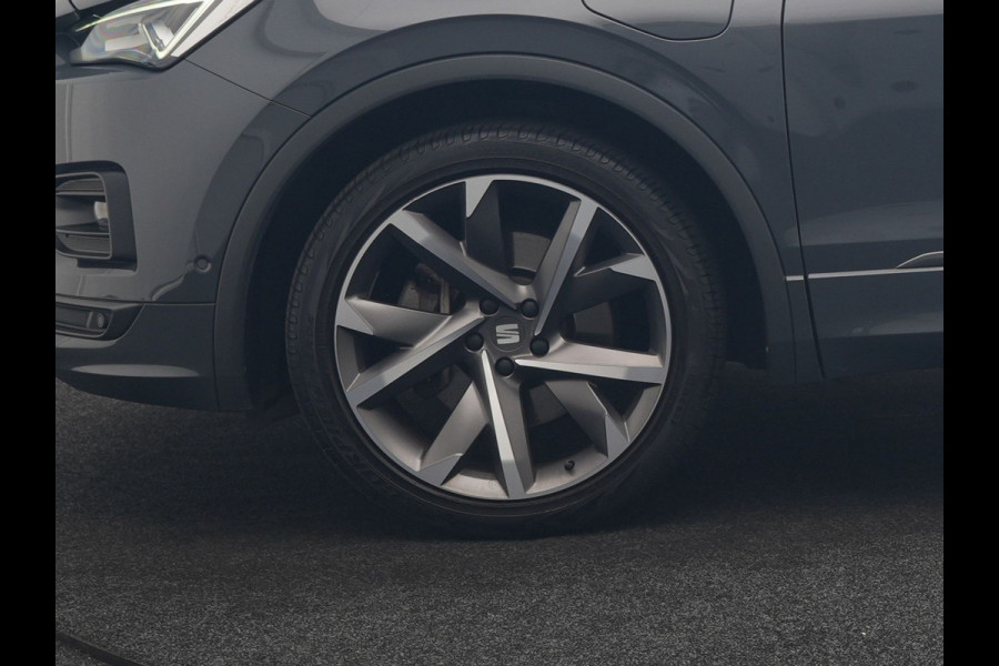 Seat Tarraco 1.4 TSI e-Hybrid FR Business Intense PHEV 245pk Dealer O.H. | Trekhaak Af Fabriek | Panodak | Adaptive Cruise | 360 Camera | Lederen Sportstoelen Memory & Verwarmd | Keyless | Blis | Stuur Verwarmd | Apple Carplay | Navigatie | DAB | 20"L.M | Plug In Hybrid |