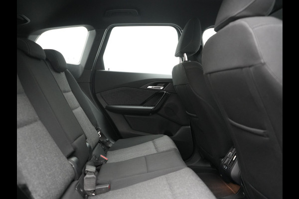 BMW iX1 xDrive30 67 kWh 313pk Dealer O.H. | Trekhaak Af Fabriek | Camera | Adaptief M Onderstel | Voorstoelen Verwarmd | Blis | Keyless | Apple Carplay | Adaptive LED | Sfeerverlichting | Widescreen Navi | DAB |