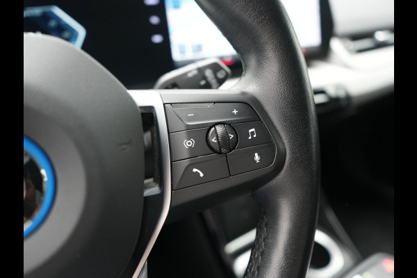 BMW iX1 xDrive30 67 kWh 313pk Dealer O.H. | Trekhaak Af Fabriek | Camera | Adaptief M Onderstel | Voorstoelen Verwarmd | Blis | Keyless | Apple Carplay | Adaptive LED | Sfeerverlichting | Widescreen Navi | DAB |