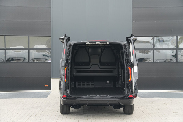 Ford E-Transit Custom 340 L2H1 Sport 71 kWh 218pk - 2x Schuif - ACC - B&O - Navi - Stoel/Stuurverwarming - 360 Camera - Trekhaak - Rijklaar