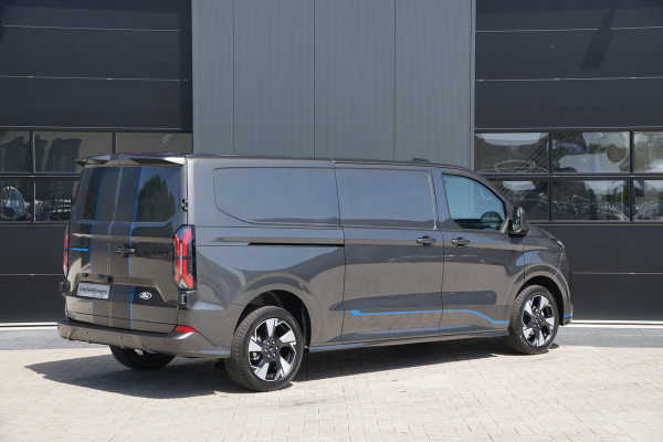 Ford E-Transit Custom 340 L2H1 Sport 71 kWh 218pk - 2x Schuif - ACC - B&O - Navi - Stoel/Stuurverwarming - 360 Camera - Trekhaak - Rijklaar