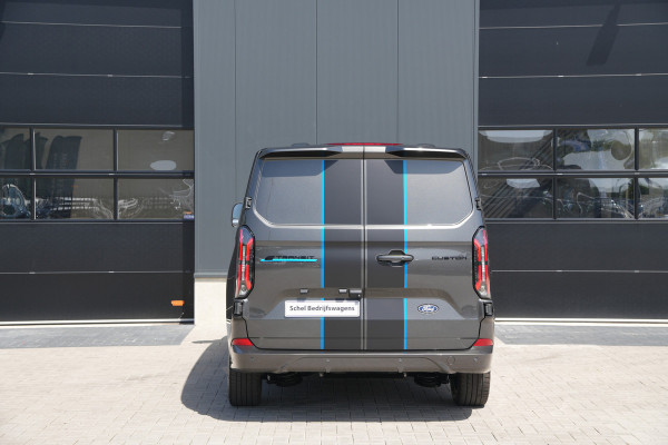 Ford E-Transit Custom 340 L2H1 Sport 71 kWh 218pk - 2x Schuif - ACC - B&O - Navi - Stoel/Stuurverwarming - 360 Camera - Trekhaak - Rijklaar